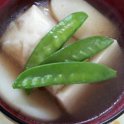 味付けを参考にさせてもらいました。鶏肉などのダシが出ていて、とっても美味しかったです♪お雑煮はお正月以外でもいいですよね☆^^☆